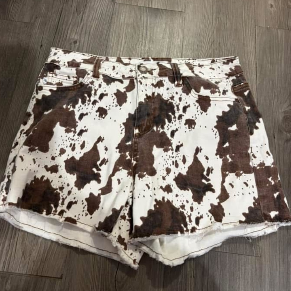 Judy Blue Cow Print Jean Shorts Size Medium